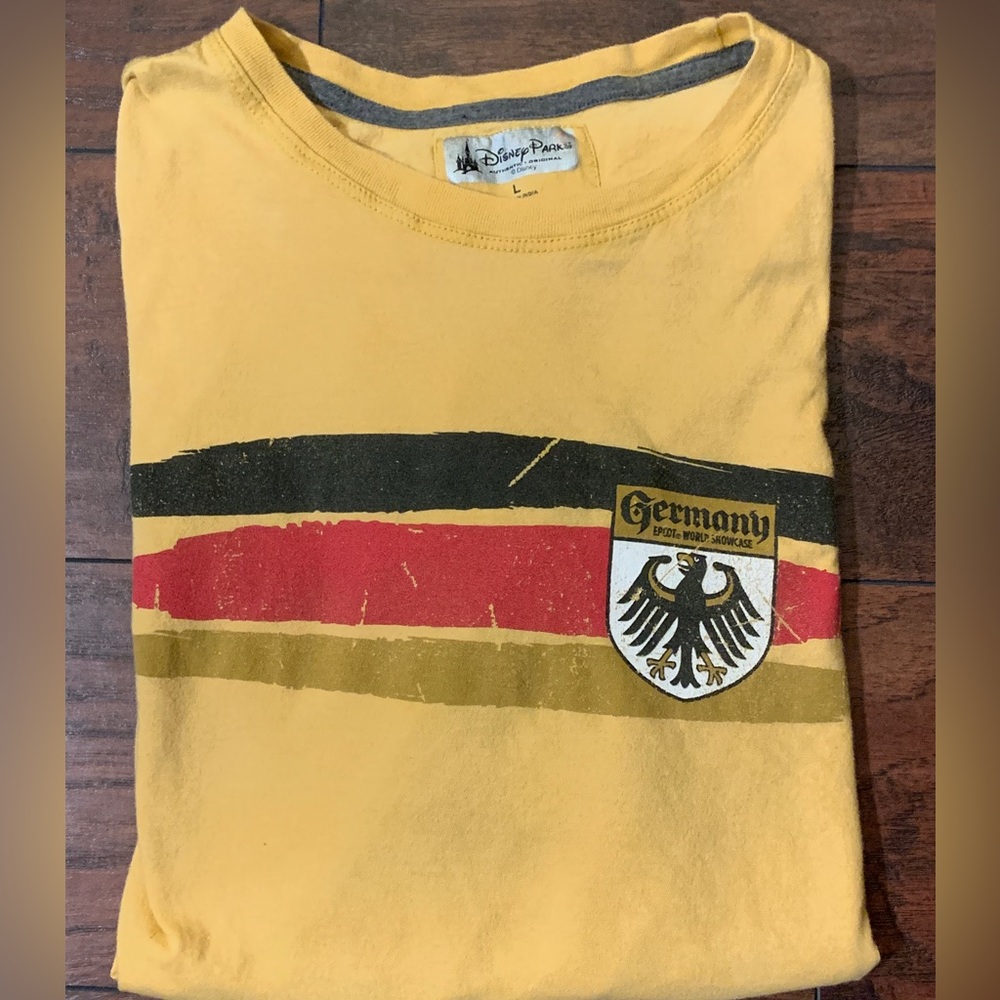 Disney Parks Epcot World Germany T-Shirt Men’s Large